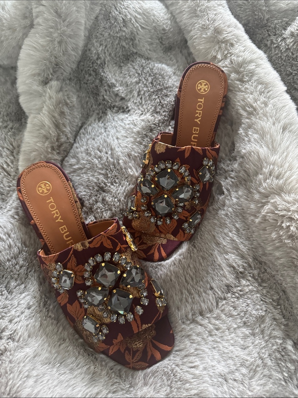 TORY BURCH .. Authentic
Martine Jacquard Mid-Heel
Slide, Burgundy Black Diamond - Picture 1 of 16